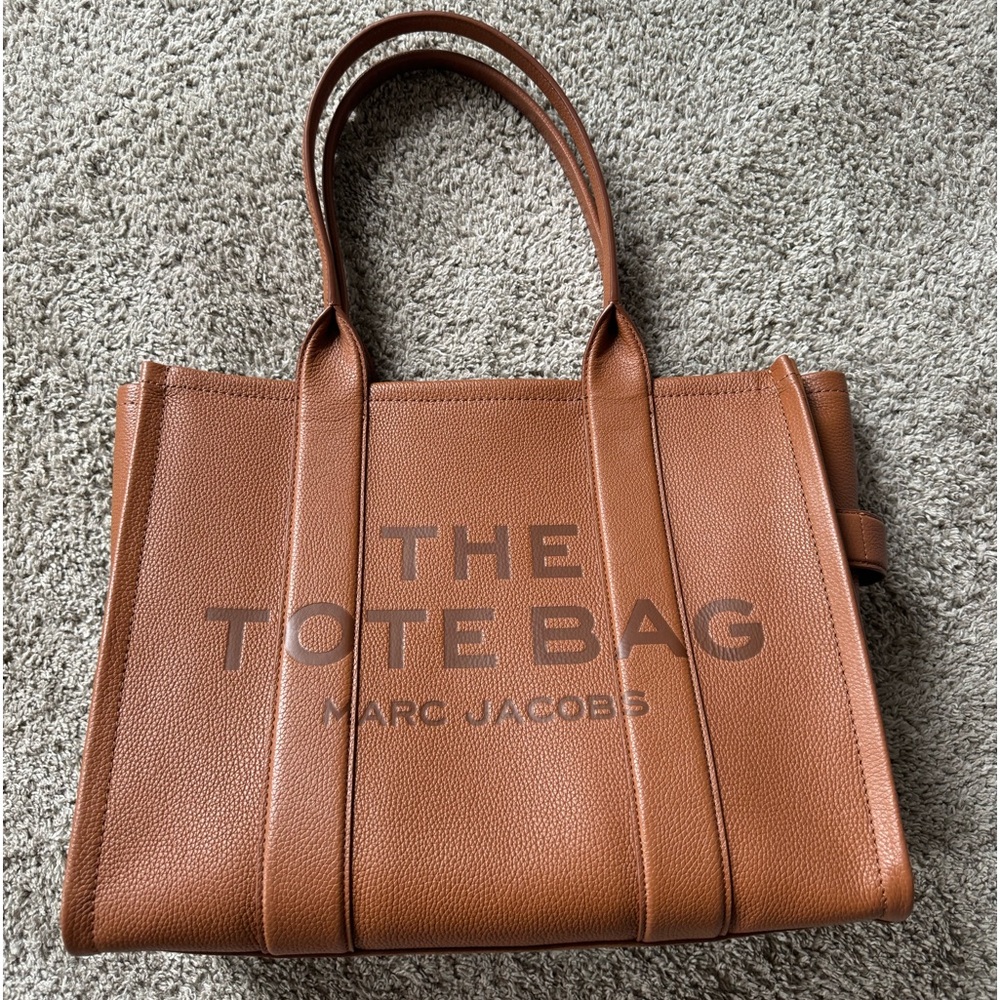 Marc Jacobs The Tote Bag - barely used!